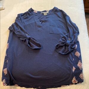 Natural Reflections V-neck Collar Blouse